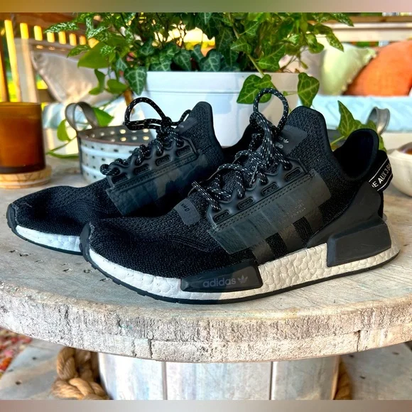 Adidas Shoes Men\'s Size 7.5 Black NWT Originals NMD_R1.V2 adidas Originals NMD_R1 V2  main image 4